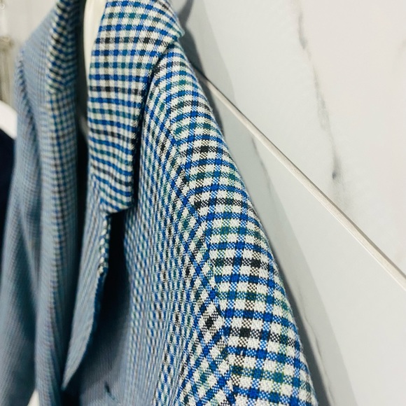 Like New size 42R Classic Blazer - Picture 4 of 6